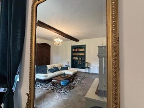 Fernseher, Kamin