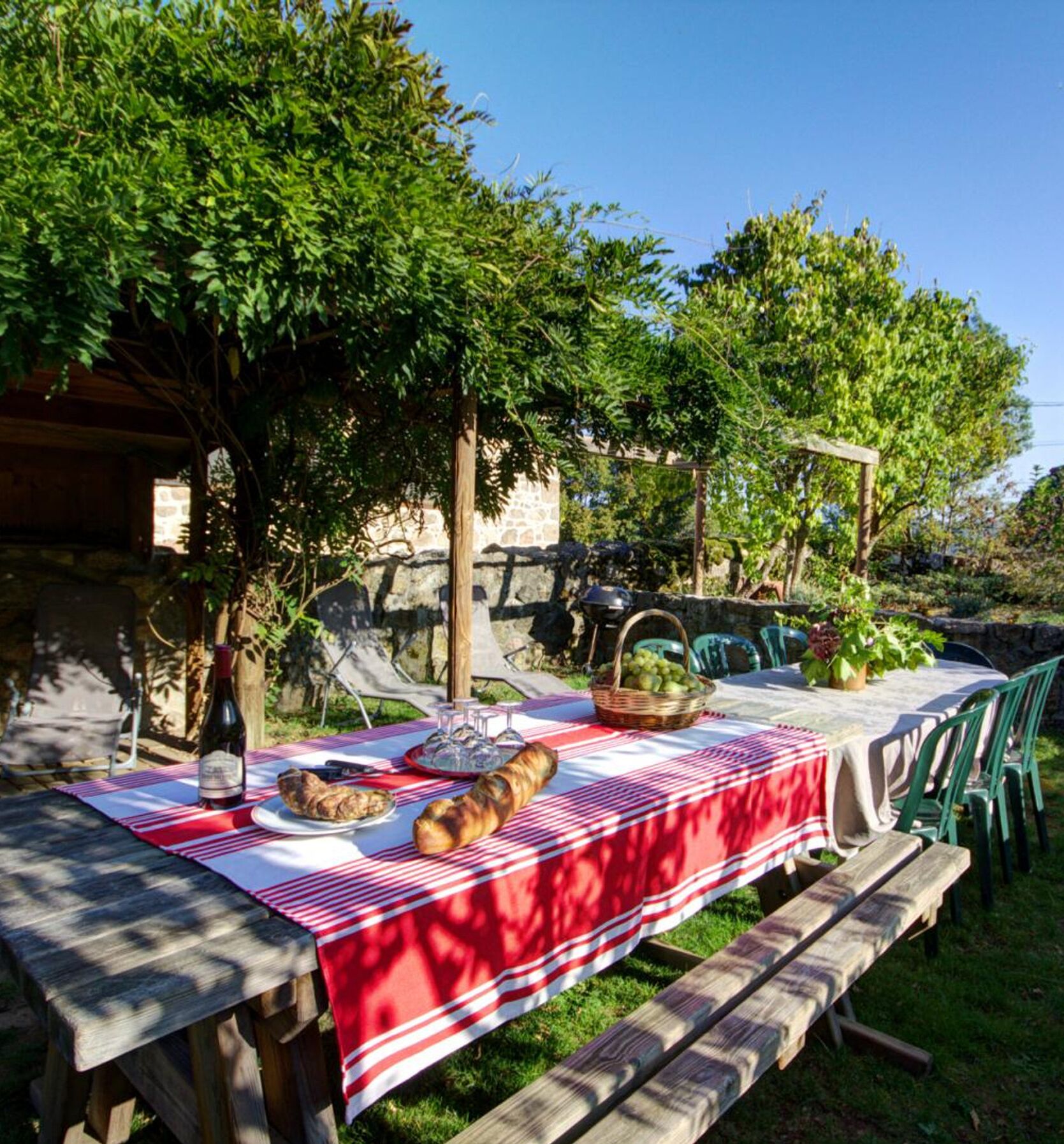 屋外ダイニングエリア