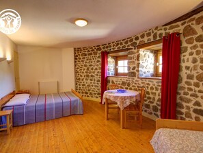 6 bedrooms, free WiFi