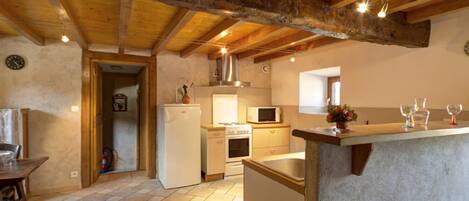 Réfrigérateur, micro-ondes, lave-vaisselle