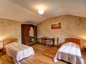 3 bedrooms, free WiFi