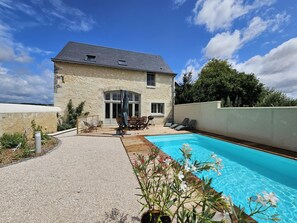 Pool - Charming 6-Person Cottage with Private Pool and Garden, Avon-les-Roches (Avon-les-Roches)