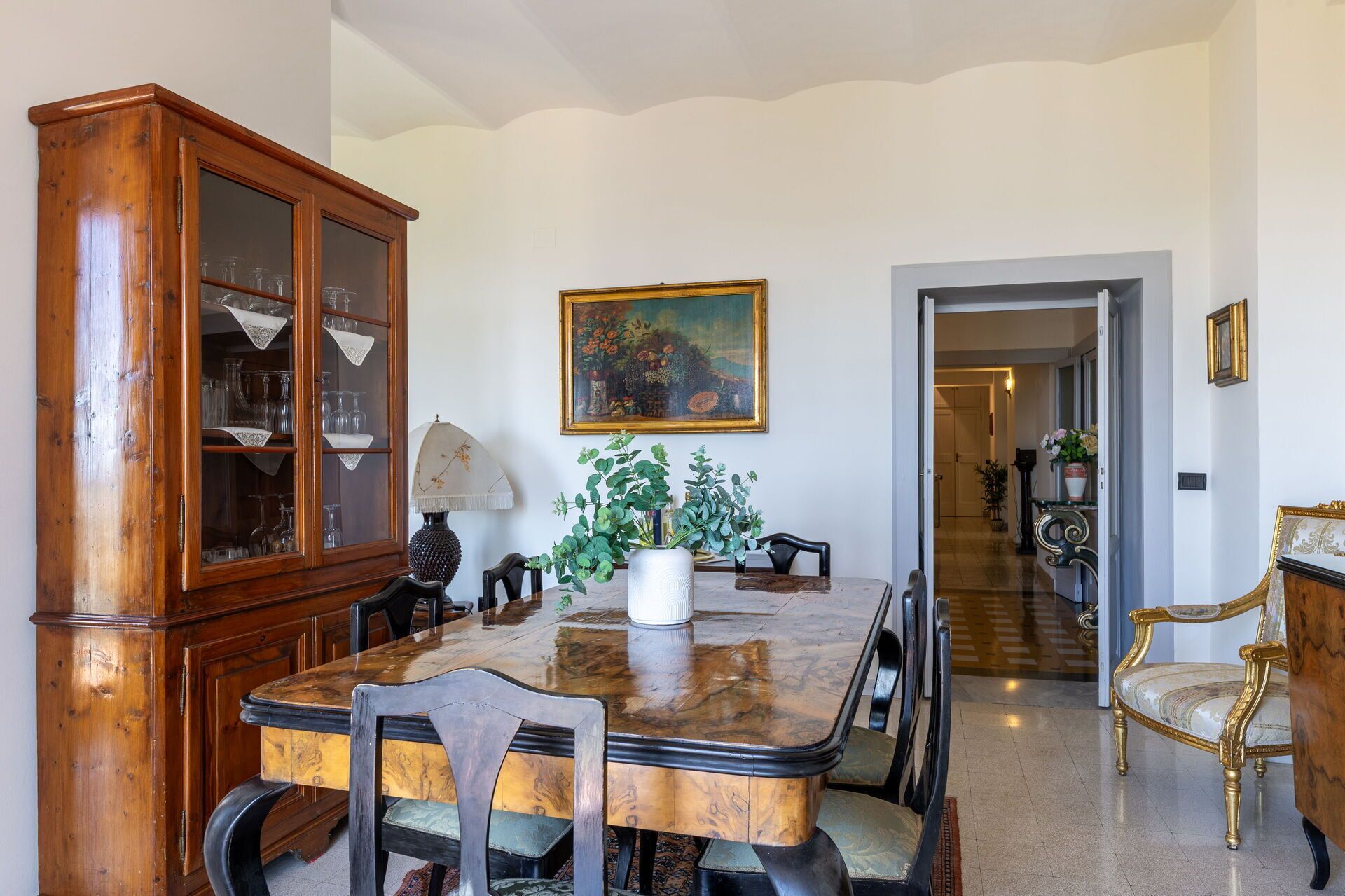 Möbel, Interior Design, Flooring, Holz, Zimmer, Fussboden, Tabelle, Beleuchtung, Bilderrahmen, Decke