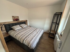 1 chambre, fer et planche Ă repasser, Wi-Fi, draps fournis