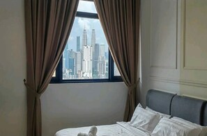 Studio Deluxe, 2 grands lits, balcon, vue sur la ville | Vue de la chambre