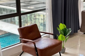 Superior Studio, 1 Queen Bed, Balcony, City View | Minibar, free WiFi