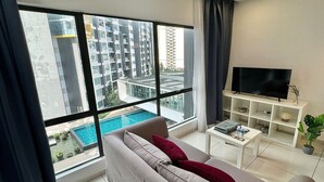 Superior Studio, 1 Katil Ratu (Queen), Balcony, City View | Pemandangan dari bilik