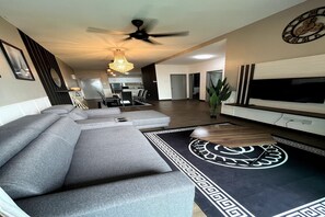 Superior Apartment, 3 Bedrooms, Balcony, City View | Living area