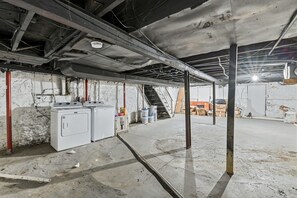 Interior - Charming 3BR Family Home Near Downtown STL (St. Louis)