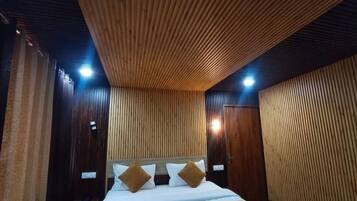 Superior-huone, vuoristonäköala | Työpöytä, kannettavalle tietokoneelle sopiva työtila, ilmainen Wi-Fi