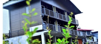 The Dhanaulti chalet