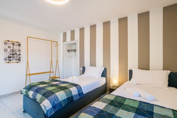 3 bedrooms, iron/ironing board