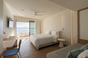 In-room safe, desk, blackout curtains, free WiFi