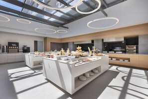 Free daily buffet breakfast  - Mirage Chalkida City Resort (Chalcis)