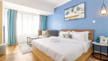 Desk, laptop workspace, iron/ironing board, free WiFi