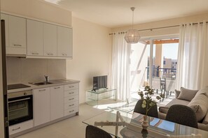 Private kitchen - Phaedrus Living: Seaside Thalassa Cretan 202 (Platanias)
