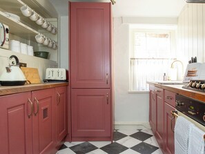 Cookware/dishes/utensils