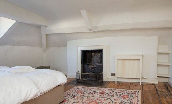 3 bedrooms, individually decorated, individually furnished, free WiFi