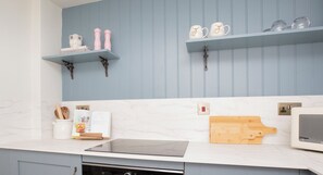 Dishwasher, cookware/dishes/utensils