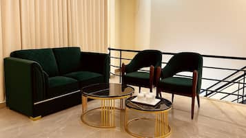 Área de estar no saguão