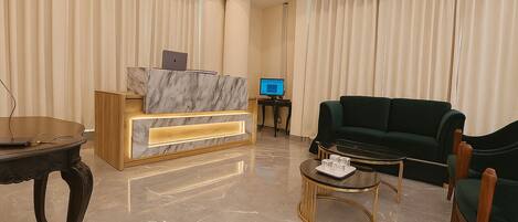 Coin salon dans le hall