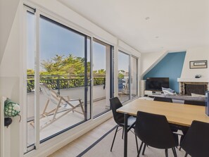 TV - 180m to beach, flat for 4 adults / 4 kids (Pornichet)