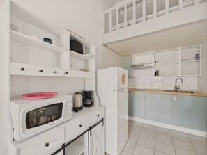 Fridge, microwave, dishwasher, coffee/tea maker