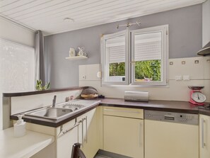 Réfrigérateur, micro-ondes, four, lave-vaisselle