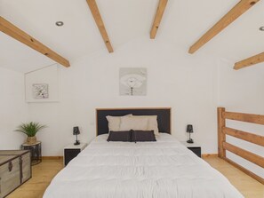 2 Schlafzimmer, Bügeleisen/Bügelbrett, kostenloses WLAN