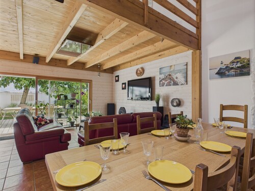 Belle et spacieuse maison au calme pour 8