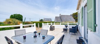 Sea View – 100m from the Beach – 4 adults, 1 child