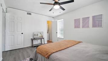 2 bedrooms, free WiFi, bed sheets