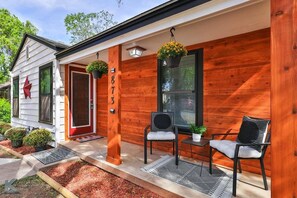 Terrace/patio - Charming Texas Cottage with Modern Farmhouse Style (Abilene)