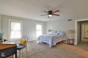 Room - Charming Texas Cottage with Modern Farmhouse Style (Abilene)