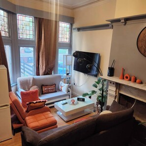 Apartment, 1 Bedroom | Living room - Charming Victorian Apartment in Central Wolverhampton (Wolverhampton)