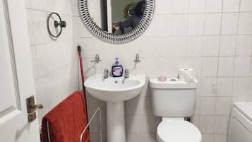 Apartment, 1 Bedroom | Bathroom