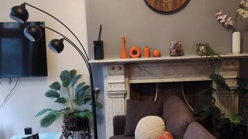 Apartment, 1 Bedroom | Living area