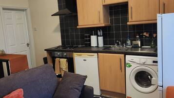 Apartment, 1 Bedroom | Laundry