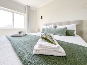 Fer et planche à repasser, Wi-Fi gratuit, draps fournis