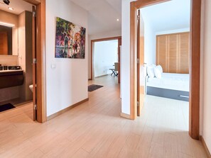 2 chambres, fer et planche à repasser, Wi-Fi gratuit, draps fournis