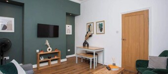 3BR Retreat | High Barnes | Wifi