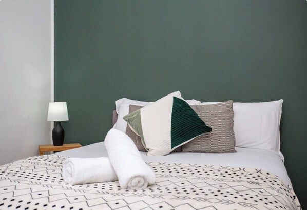 3 chambres, fer et planche à repasser, Wi-Fi gratuit, draps fournis