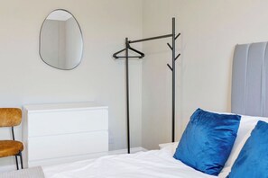 2 bedrooms, iron/ironing board, free WiFi, bed sheets