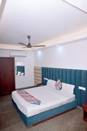 Deluxe Room | Free WiFi - Hotel Golden By Admire Stay (New Delhi)