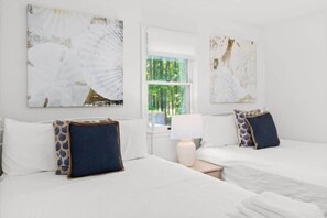 3 bedrooms, iron/ironing board, free WiFi, bed sheets - Villa Sole Retreat - Screened Porch & Fire Pit! (Ocean Pines)
