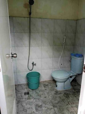 บ้านพัก, 3 ห้องนอน, สูบบุหรี่ได้, สระว่ายน้ำส่วนตัว | ห้องน้ำ