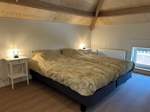 2 quartos, ferros/tábuas de passar roupa, Wi-Fi de cortesia