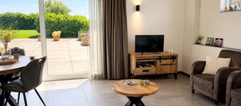 Luxury Hay Barn Holiday Home with Open Countryside Views in the Green Heart