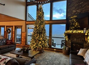 Smart TV, fireplace, video games