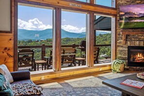 Smart TV, fireplace, video games - Luxury Gatlinburg Cabin – Panoramic Mountain Views, Hot Tub & Game Room (Gatlinburg)